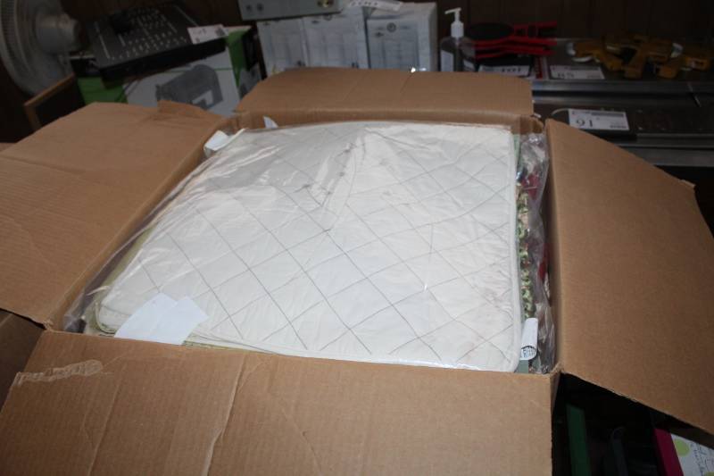 lot 158 image: Lot of (138) Pillow Cases