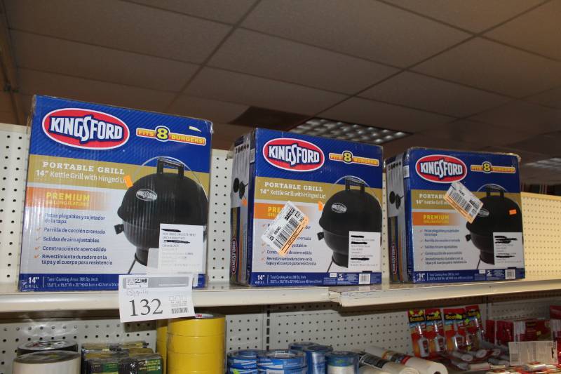 lot 132 image: Lot of (3) Kingsford 14in. Portable Kettle Charcoal Grill