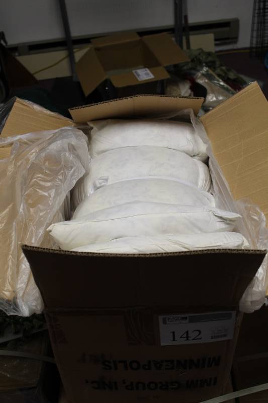 lot 142 image: Lot of (18) Pillows