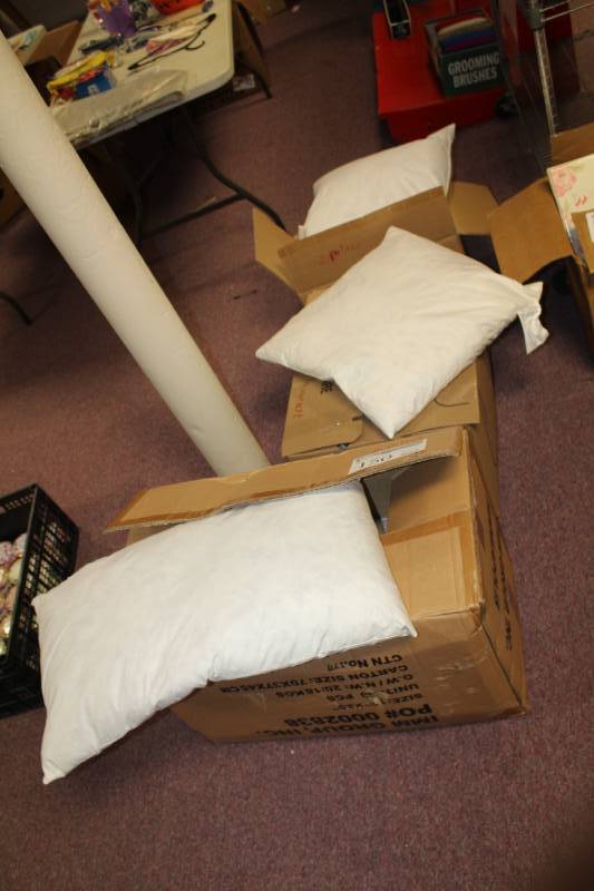 lot 150 image: Lot of (15) Pillows