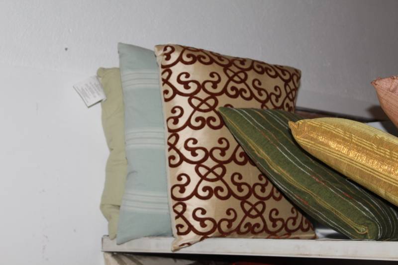lot 107 image: Lot of (7) Pillows, Pillow Cases