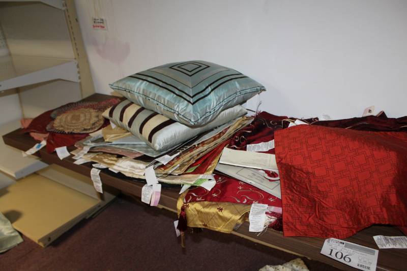 lot 106 image: Pillows, Pillow Covers