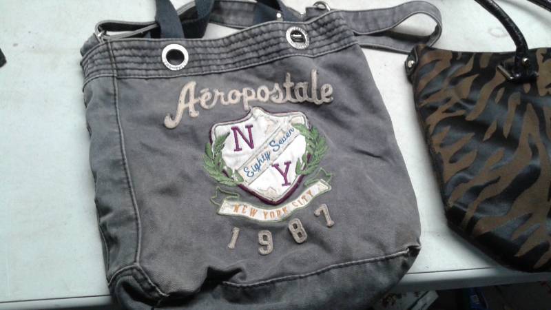 lot 95 image: Lot Of Lady Handbag Purses