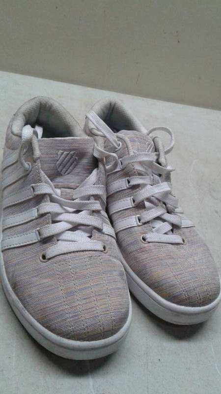 lot 73 image: Pair Of Womens K-Swiss Tennis Shoes, Size 7, Used, May Show Wear