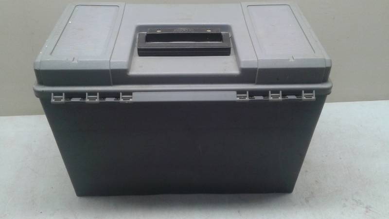 lot 5 image: Plano 5757 Fishing Tackle Box, Used, Has Some Items In It