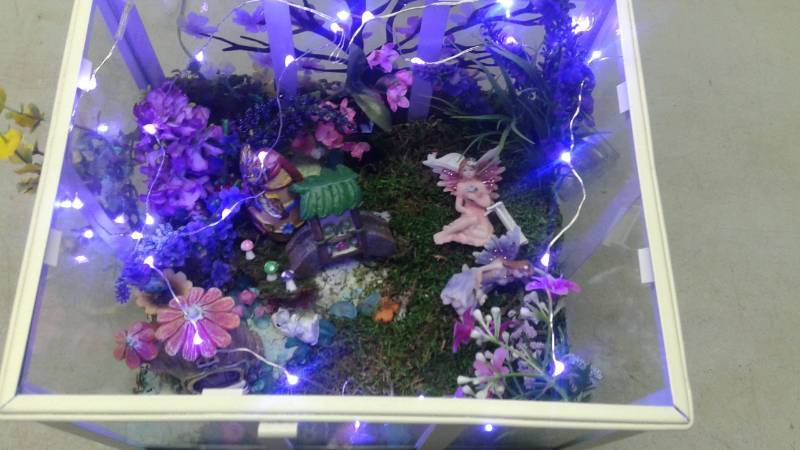 lot 67 image: Fluorescent Lighted Terrarium Style Decor Box, Very Unique And Colorful