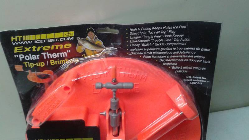 lot 12 image: New Polar Therm Extreme Tip Up
