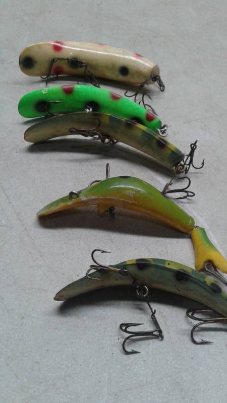 lot 40 image: Lot Of Vintage Lazy Ike Lures