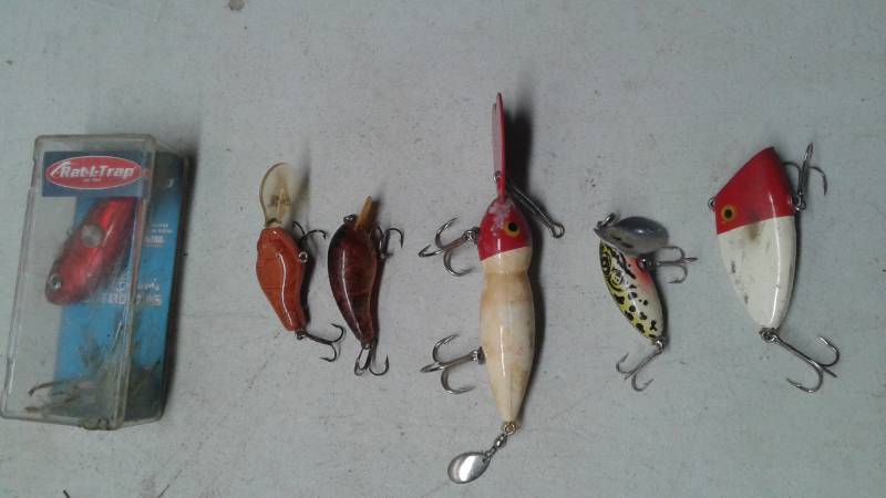 lot 45 image: Lot Of Mixed Fishing Lures, Dare Devils