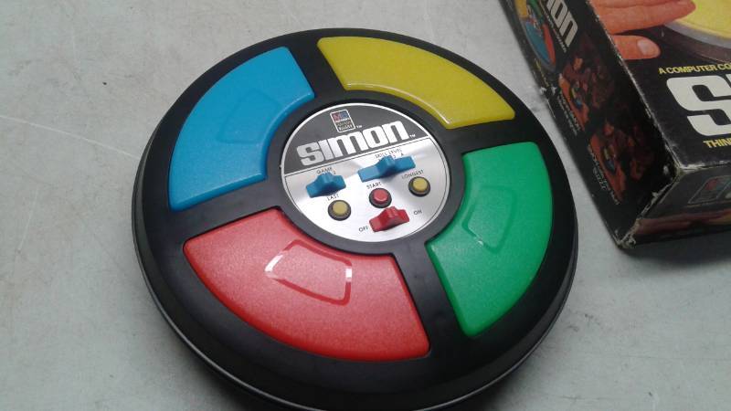 lot 100 image: Vintage Simon Game With Box, Box Shows Wear