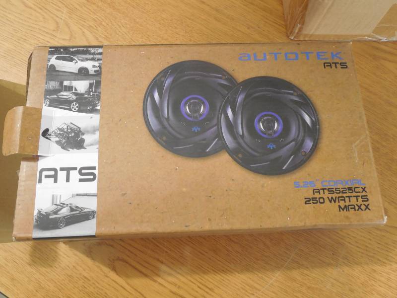lot 94 image: Autotek  5.25 500-Watt Coaxial Speaker Single