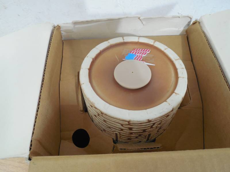 lot 95 image: Vintage Decanter Seagrams Benchmark American Legion 57th National Convention Kentucky Bourbon Bar Decor
