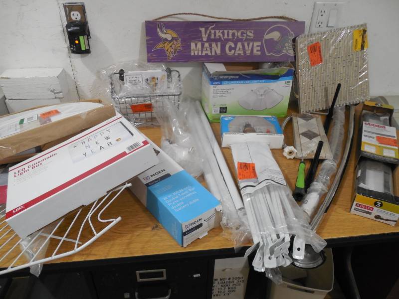 lot 52 image: Assorted Box lot of items - Household