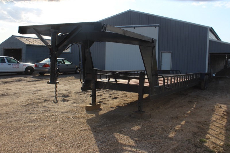 39 Gooseneck Tandem Axle Flatbed Trailer