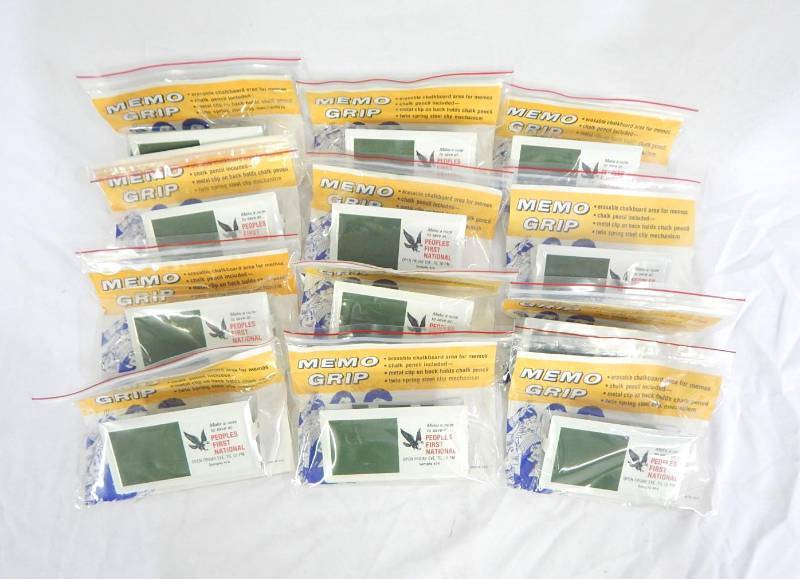 Lot of New Vintage Memo Grip Mountable Chalkboard Clips