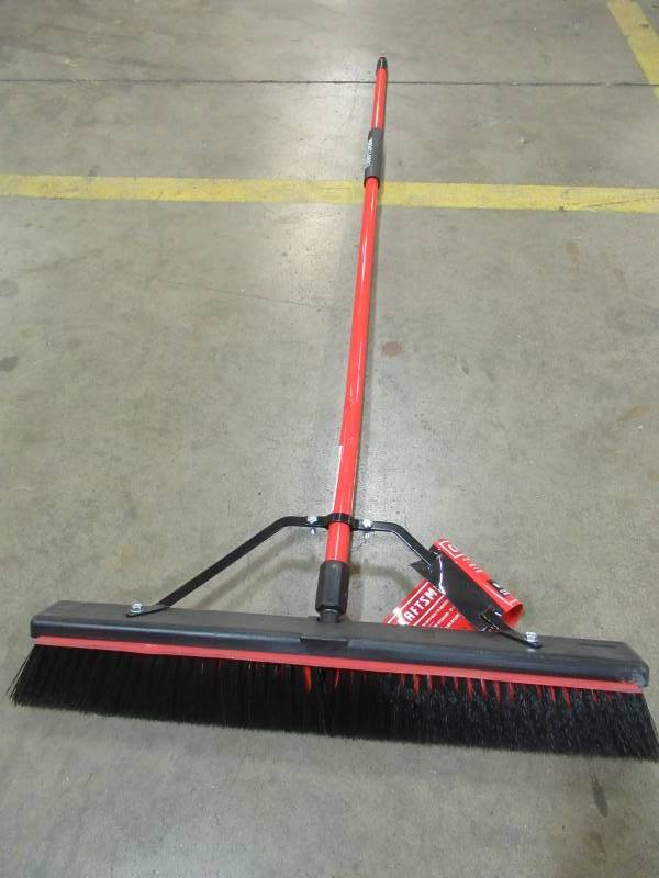 lot 62 image: CRAFTSMAN 24-in Push Broom with Built-in Squeegee CMXMLBA6824A - Slight ding in handle