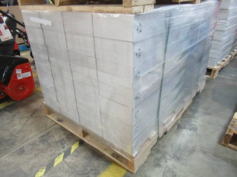 lot 7 image: UNIBOARD Cerdanya Oak Luxury Laminate Flooring- 8 plankscase (19.66 sq ft.case) - 28 Cases. Model UL000279