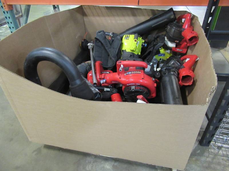 lot 130 image: WHOLESALE MIXED PALLET OF RETURNS - OUTDOOR POWER LEAF BLOWERS