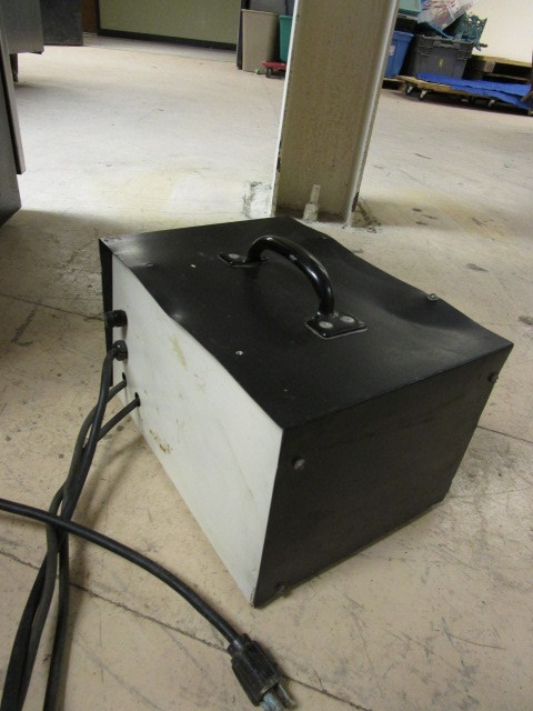 BATTERY CHARGER 24 VOLT