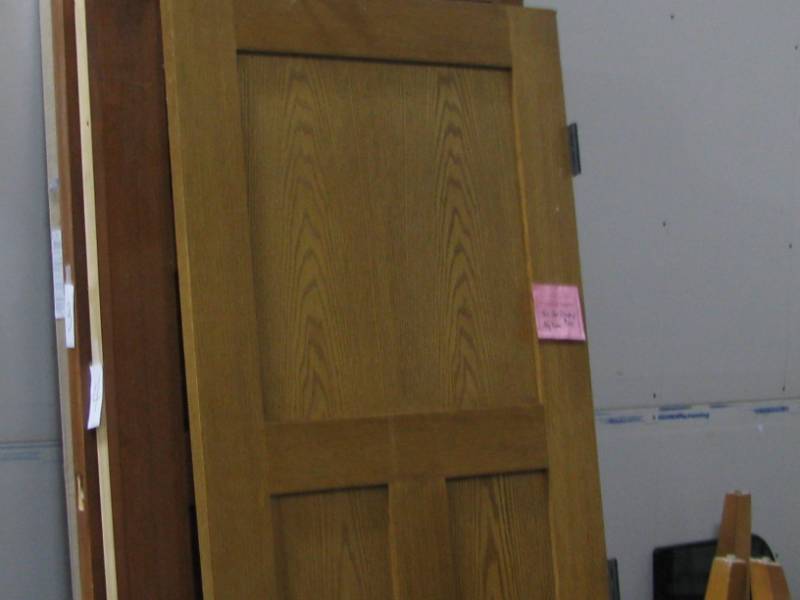 lot 5 image: Wood Door
