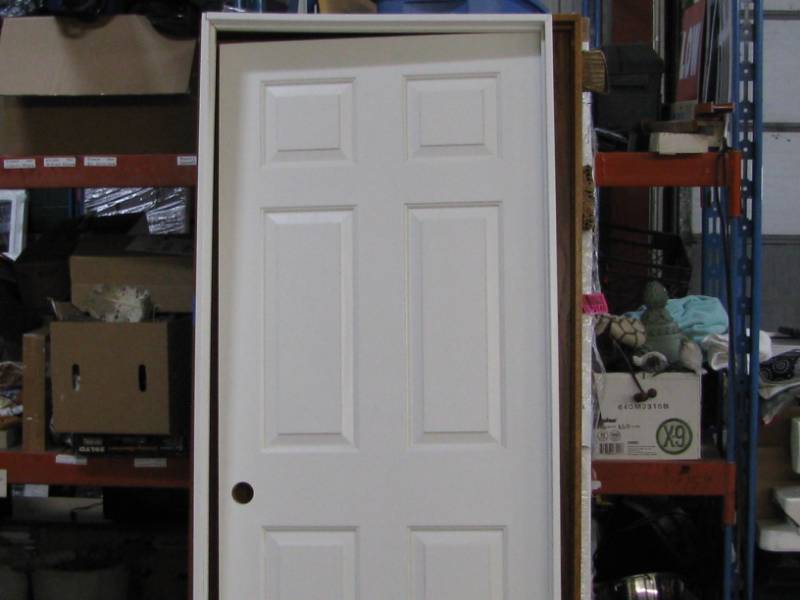 lot 7 image: Wood Door