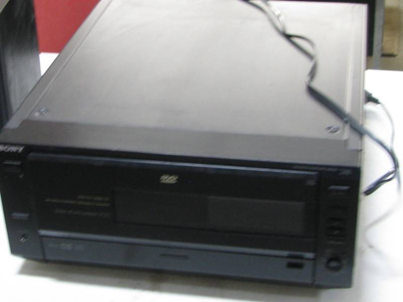 lot 28 image: Sony Explorer 200