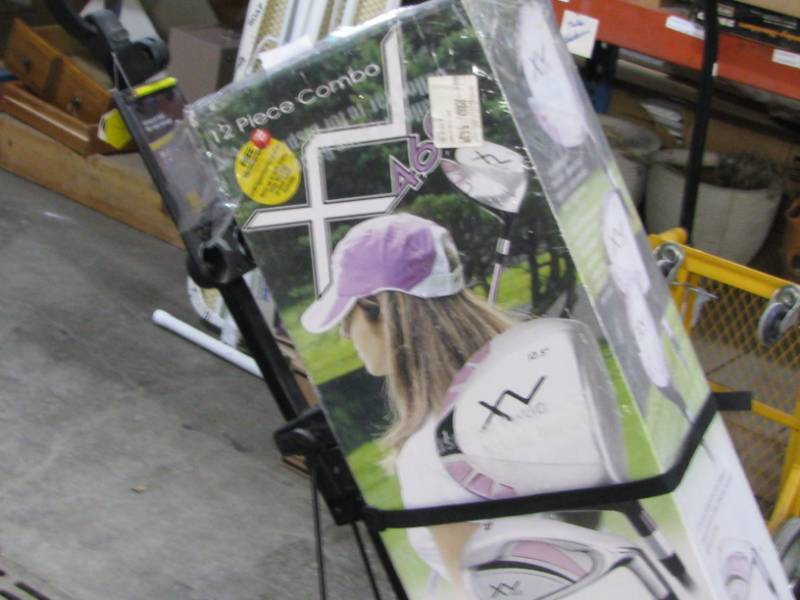lot 45 image: Golf Clubs