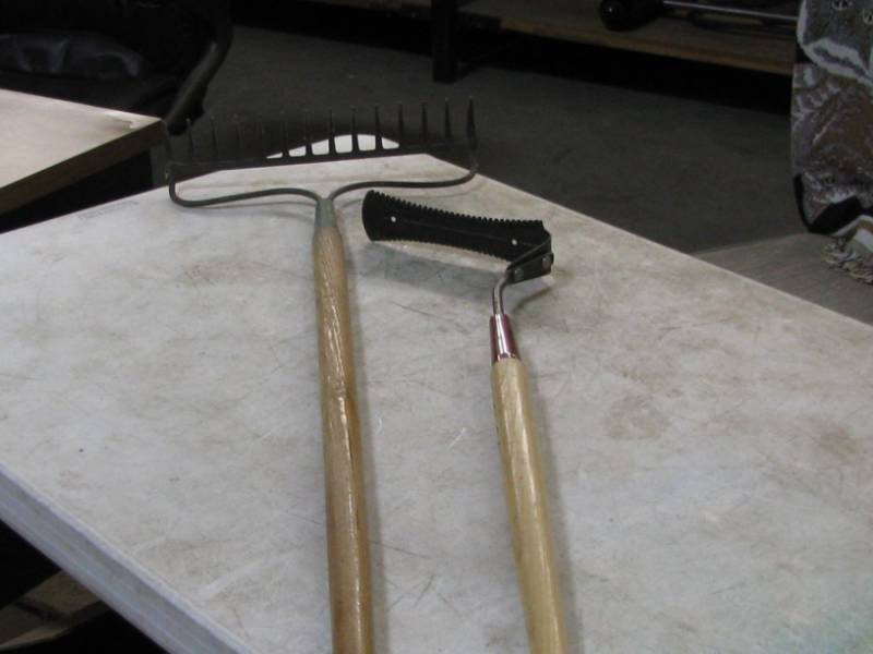 lot 53 image: Lawn Tools
