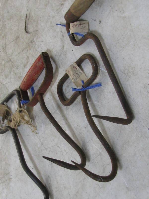 lot 58 image: Vintage Bail Hooks