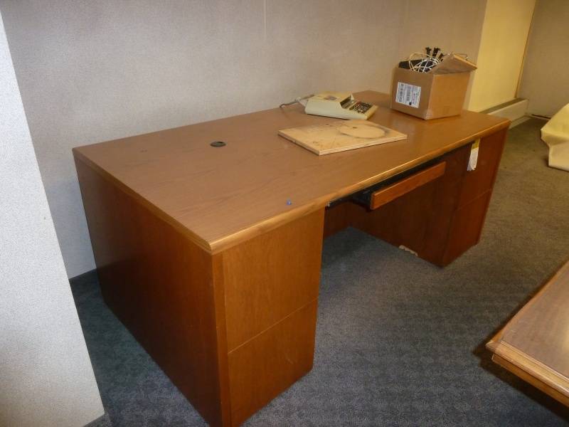 lot 12 image: Oak Desk Solid Face