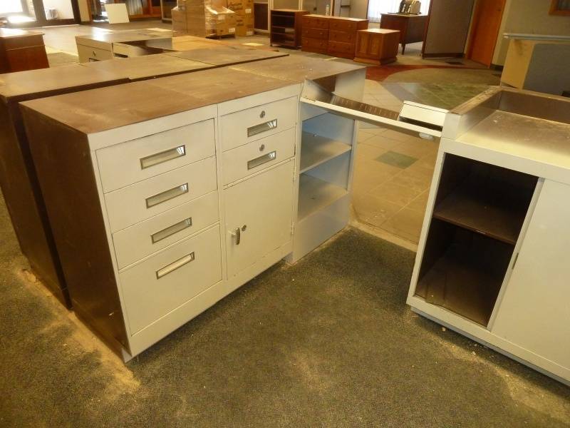 lot 21 image: Steel Counter Cabinets Center