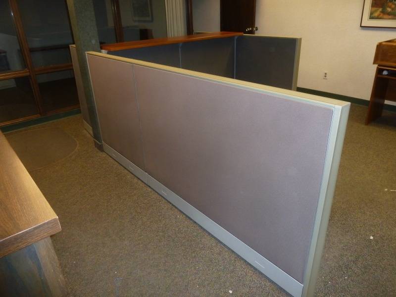 lot 25 image: Office Dividers Half walls