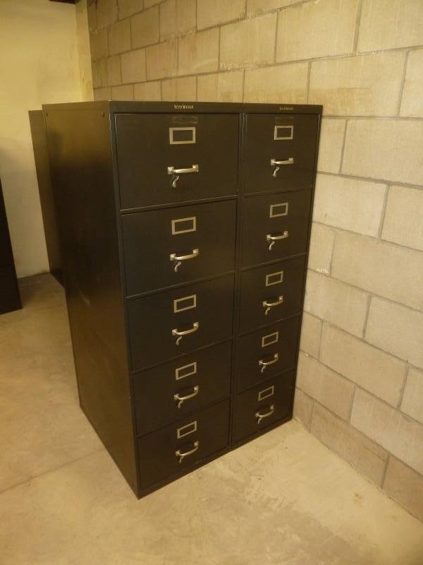 lot 43 image: Shaw Walker File Cabinets