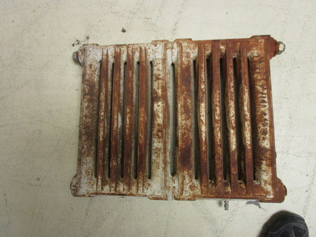 lot 214 image: CAST IRON RADIATOR HEATER