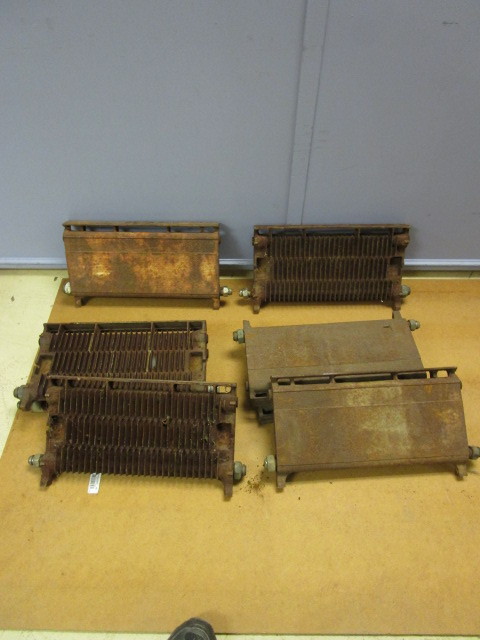 lot 215 image: CAST IRON BASEBOARD RADIATOR HEATER