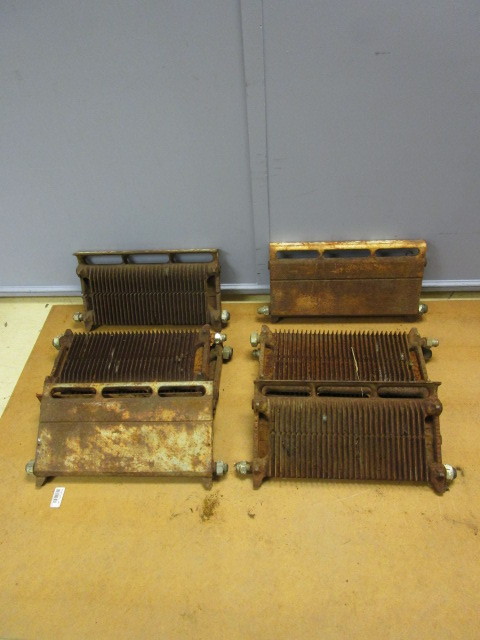 lot 217 image: CAST IRON BASEBOARD RADIATOR HEATER