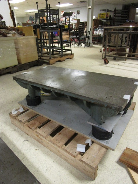 lot 235 image: METAL INSPECTIONSURFACE PLATE