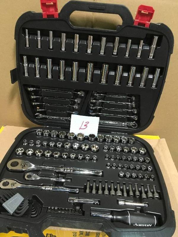 lot 13 image: Husky Mechanics Tool Set (134-Piece) in good condition