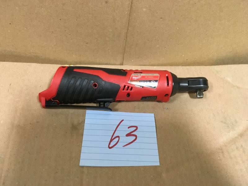 lot 63 image: Milwaukee M12 12-Volt Lithium-Ion Cordless 38 in. Ratchet (Tool-Only) in good condition