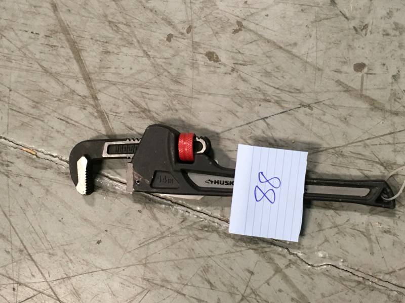lot 88 image: Husky Husky 14 in. Heavy-Duty Pipe Wrench  in good working condition