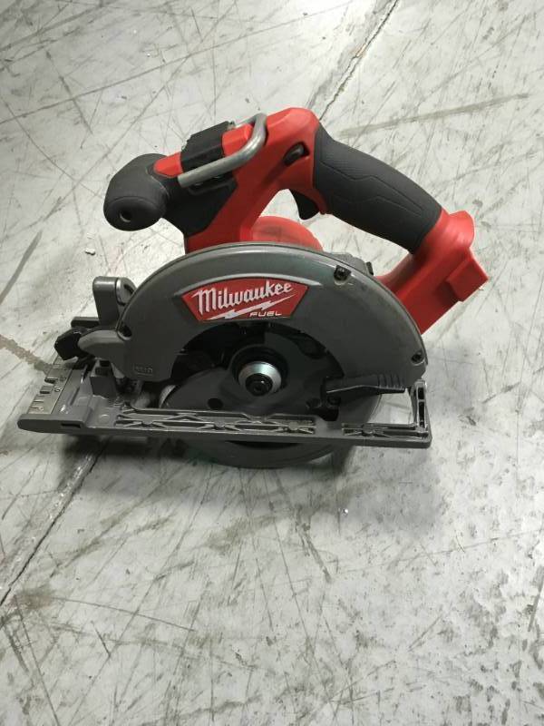 lot 90 image: Milwaukee M18 FUEL 18-Volt Lithium-Ion Brushless Cordless 6-12 in. Circular Saw (Tool-Only)  in good working condition