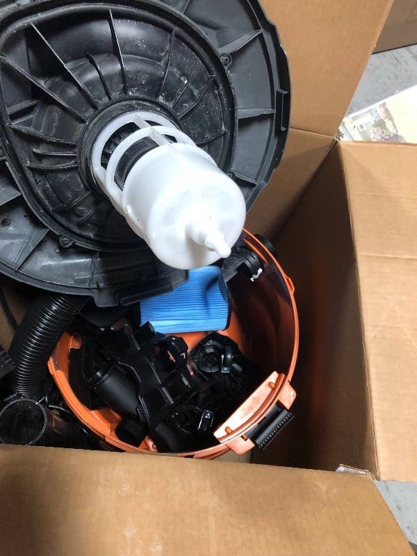 lot 108 image: Ridgid 6.0-Peak HP Wet Dry Vac with Detachable Blowe in good conditions