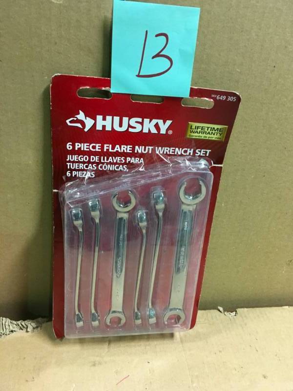 lot 13 image: Husky SAE & MM Flare Nut Wrench Set (6-Piece)  in good condition