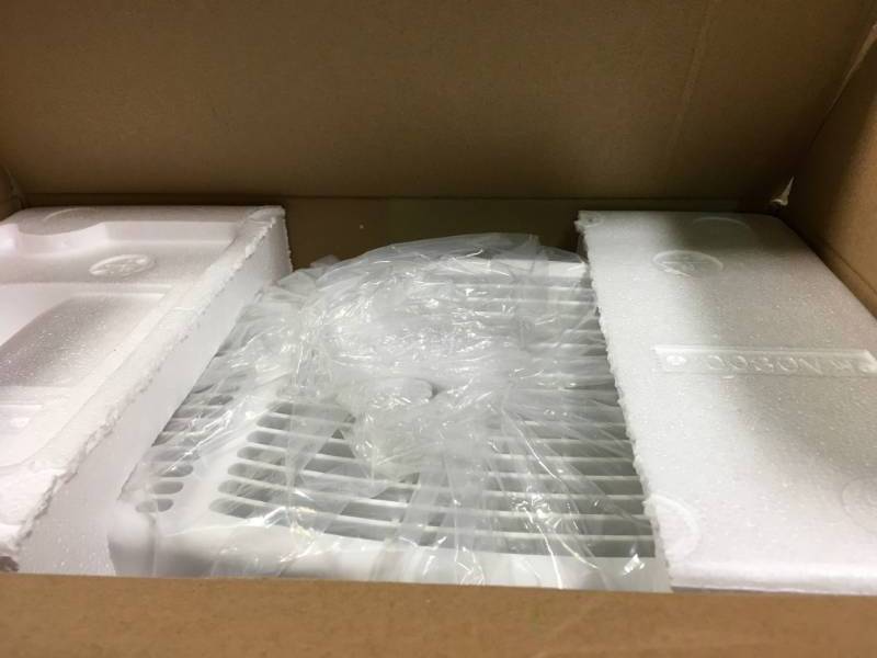 lot 43 image: AIRCARE 2.5 Gal. Evaporative Humidifier for 2,600 sq. ft.  in good condition