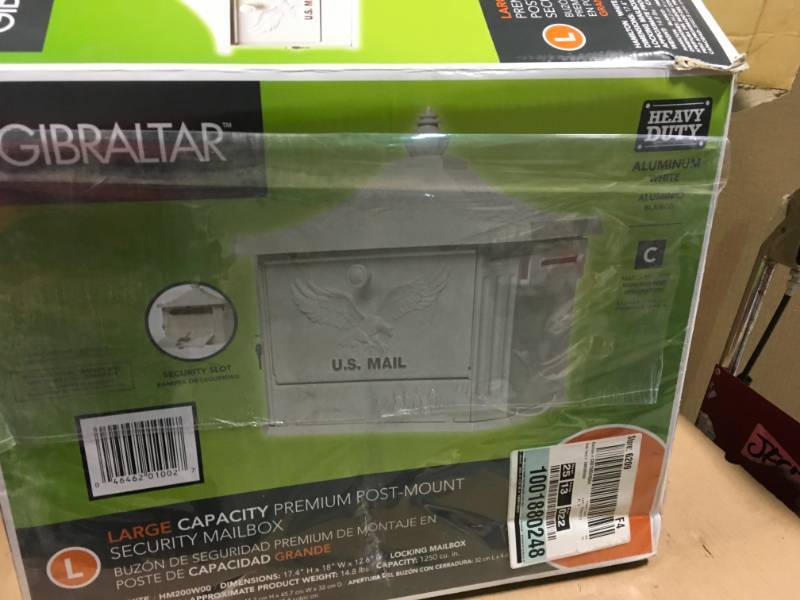 lot 81 image: Gibraltar Mailboxes Hamilton White Locking Aluminum Large Post-Mount Mailbox  in good condition