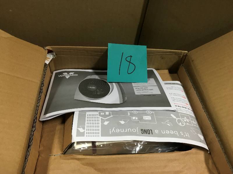 lot 18 image: Vornado 5122 BTU 1500-Watt Portable Electric Fan Heater Furnace VH200 Whole Room Vortex  in good condition