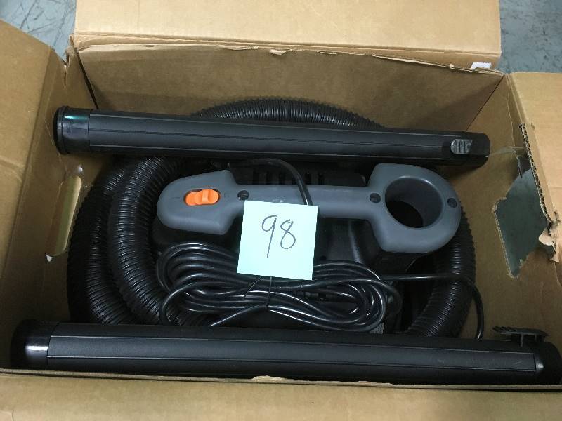 lot 98 image: RIDGID 4 Gal. 5.0-Peak HP Portable WetDry Vacuum  in good condition