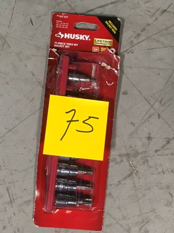 lot 75 image: Husky 14 and 38 in. Drive Torx Bit Socket Set (11-Piece) MISSING 2 PCS  in good condition