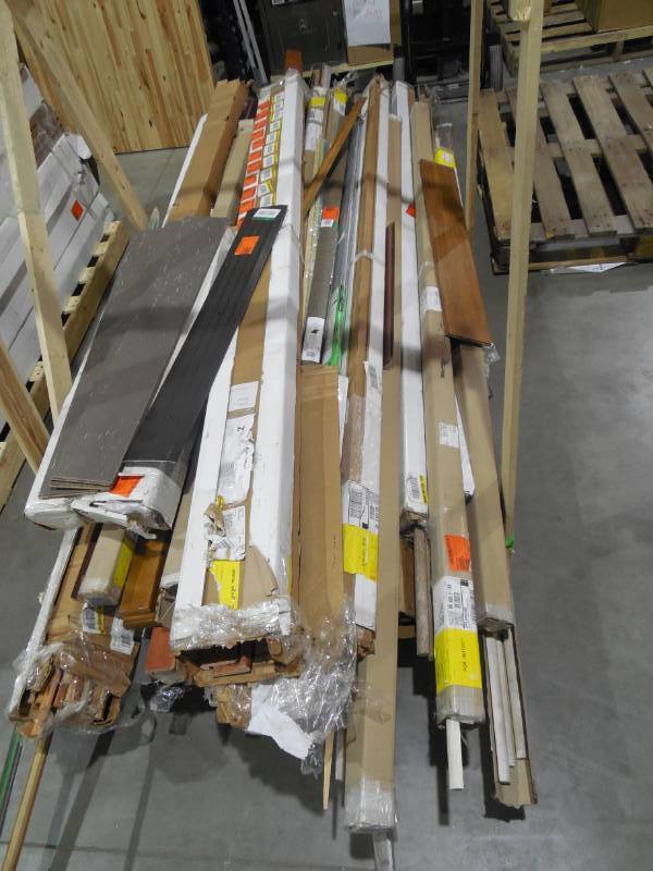 lot 34 image: Assorted trim pieces - Pallet