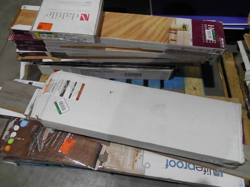 lot 39 image: Assorted flooring lot
